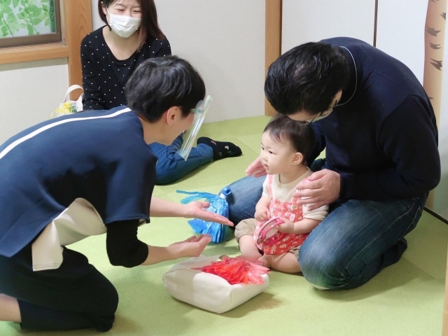 親子を育む乳幼児教室 リトピュア 綾瀬教室 西亀有 吉田琴美先生のレッスンに潜入 潜入 まいぷれ葛飾 編集部が行く まいぷれ 葛飾区 親子を育む乳幼児教室 リトピュア 綾瀬教室 西亀有 吉田琴美先生のレッスンに潜入 潜入 まいぷれ葛飾 編集部が行く まいぷれ 葛飾区