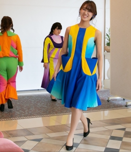 お問い合わせはお気軽に 学校情報 案内 資料請求 洋裁 ソーイング 洋服作り 人気のアパレル資格取得 神戸文化服装学院 オートクチュールの技法 装飾の服づくりも学べます デザイン パターン 製図 縫製 関西 兵庫県神戸市中央区 神戸駅 神戸文化服装学院 お問い合わせはお気軽に 学校情報 案内 資料請求 洋裁 ソーイング 洋服作り 人気のアパレル資格取得 神戸文化服装学院 オートクチュールの技法 装飾の服づくりも学べます デザイン パターン 製図 縫製 関西 兵庫県神戸市中央区 神戸駅 神戸文化服装学院