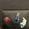 プラダ財布
