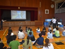 白井第二小学校で行われた、体験型交通安全講習会を取材しました