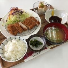 ロースカツ定食