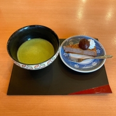 抹茶（お菓子付き）
