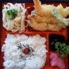 「明日の日替り弁当はヒラス丼」