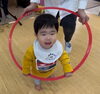 車掌さんしています、じょうず歩けるようになった😊「どんぐりコロコロ❣️１歳ちゃんの秋をママと楽しむリトミック【南区＆下京区のピアノ・リトミック・英語リトミック・ベビーリトミック】」