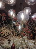 のいばらの枝と赤い実とのコラボレーション「ホテルラウンジのクリスマス」