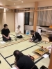 先生と生徒様で香りを聞きます「【銀座　香道講座】【中央区　香道講座】雅で爽やかなお香の教室で暑さを乗り越えましょう🎐」