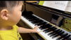 左手で２つの音の和音を弾くよ！かっこいい音。「京都市南区のピアノ教室での楽しいピアノレッスン♪年中くんの嬉しいそうな笑顔と大きな成長が見れます【南区＆下京区のピアノ・リトミック・英語リトミック・ベビーリトミック】」