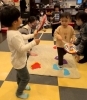 太鼓を叩きながら、リズムのお勉強もします!「南区&下京区のピアノ教室の4月リトミックは『はらぺこあおむし』🐛絵本の世界に入って一緒に遊ぶよ♪【南区&吉祥院のピアノ・リトミック・英語リトミック・ベビーリトミック】」
