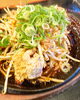 熱々の鉄板でお召し上がりください！「ずんべら屋枚方店限定メニュー登場！  『焼き唐揚げ 甘辛にんにくたれ定食』」