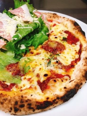 pizzaは、２人で１枚　ハーフ&ハーフ「今週のランチランチのメニューです(*˘︶˘*).｡.:*♡    (11/11〜16)」