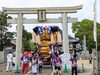 「【2022年】嘉母神社に中組太鼓台と難波太鼓台が入場（10月9日（日） 7:30）」