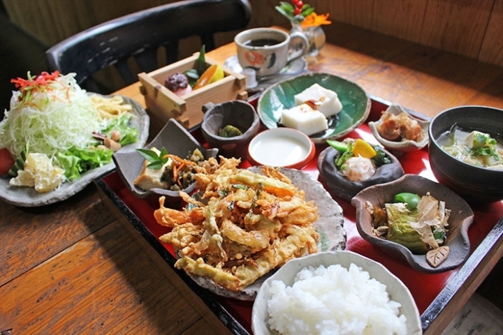 麻里花 古民家お食事処で野菜たっぷりヘルシーランチ 伊集院 鹿児島市と日置市のいちおしランチ特集 まいぷれ 鹿児島 日置