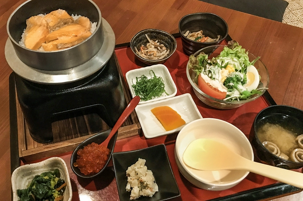 お米dining 雪の芽 贅沢な 鮭とイクラの釜飯定食 を くつろぎの和空間で 新発田 おすすめランチ特集 新発田 胎内 聖籠 まいぷれ 新発田 胎内 聖籠 お米dining 雪の芽 贅沢な 鮭とイクラの釜飯定食 を くつろぎの和空間で 新発田 おすすめランチ特集 新発田 胎内 聖籠 まいぷれ 新発田 胎内 聖籠