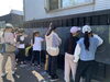 カラーチョークでお絵描きをする子供達「KOPPAファミリーまつり2025開催いたしました✨」