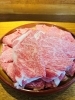薄くスライスされた高品質な牛肉「船橋・馬込霊園そばの法事・家族葬・慶事に｜個室会食と箱御膳懐石「馬込」弁当配達」