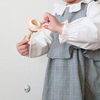 子供がけん玉をしているところ「可愛いけん玉の知育おもちゃ入荷しました♪」