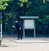 神社参拝、夫はひとりでマイペース笑。「夫婦関係をラクにする、レイキの秘密」