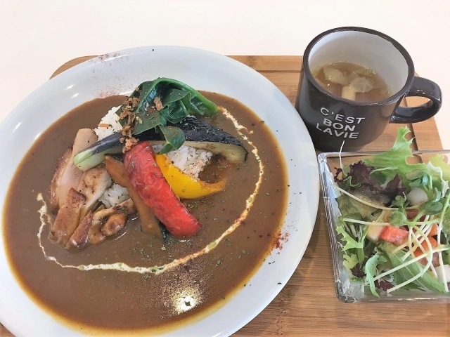 Cafe Riccio カフェ リッチョ グリルチキンと旬野菜のスパイシーカレーライス 豊田市 ランチ特集 おいしいランチ おすすめランチ まいぷれ 豊田市