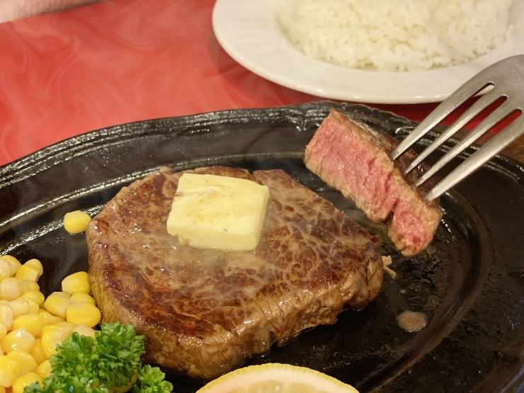 歴史あるステーキハウスで肉汁溢れるお肉を堪能！【西葛西】エル・アミーゴ